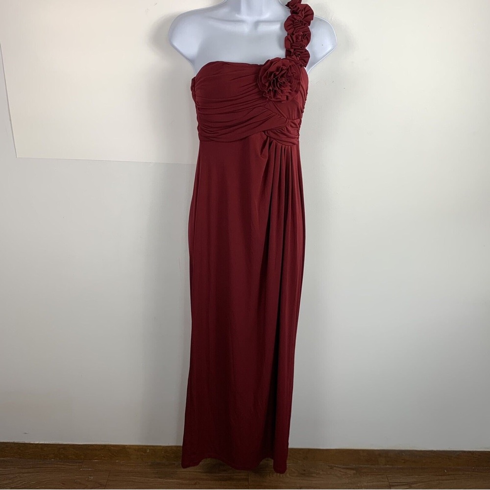Intermission - One shoulder red dress